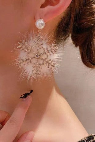 Pearl Snowflake Furry Earrings