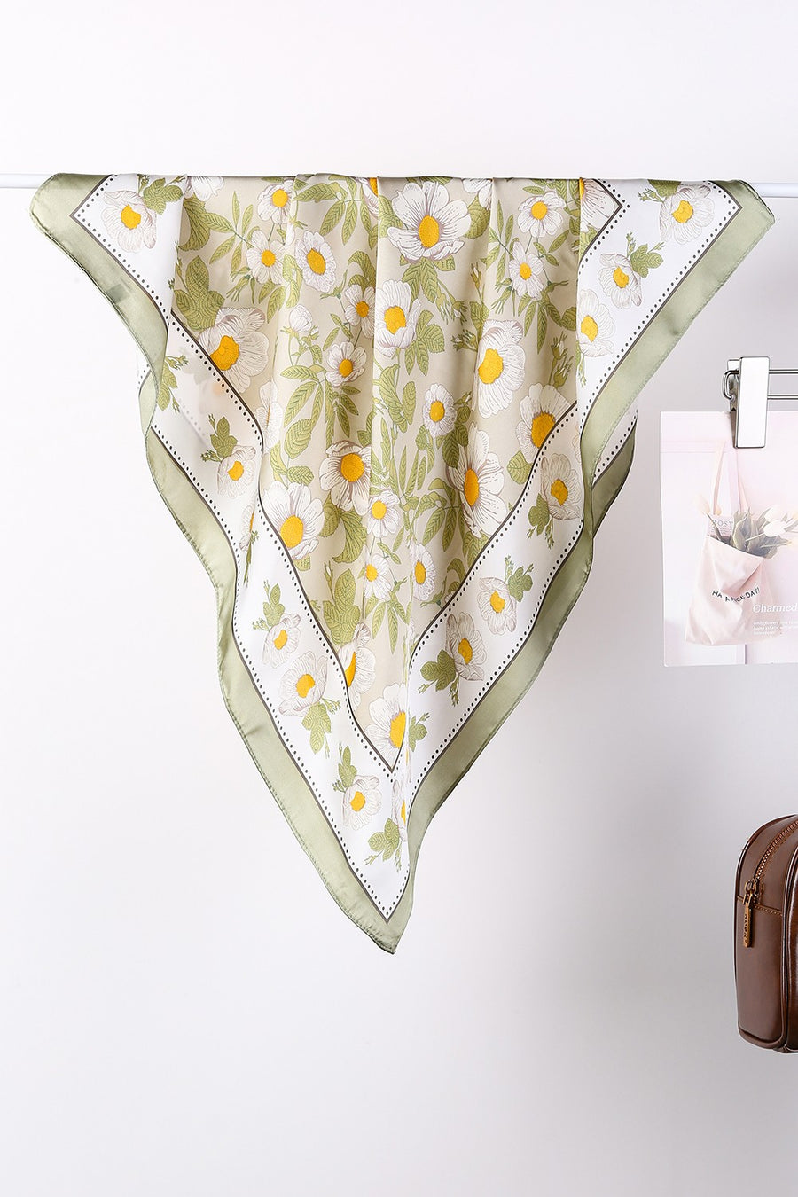 Spring Meadow Daisy Scarf