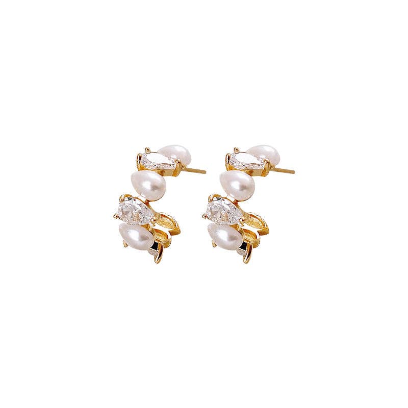 Sweet Delicate Rhinestone Pearl Stud Earrings