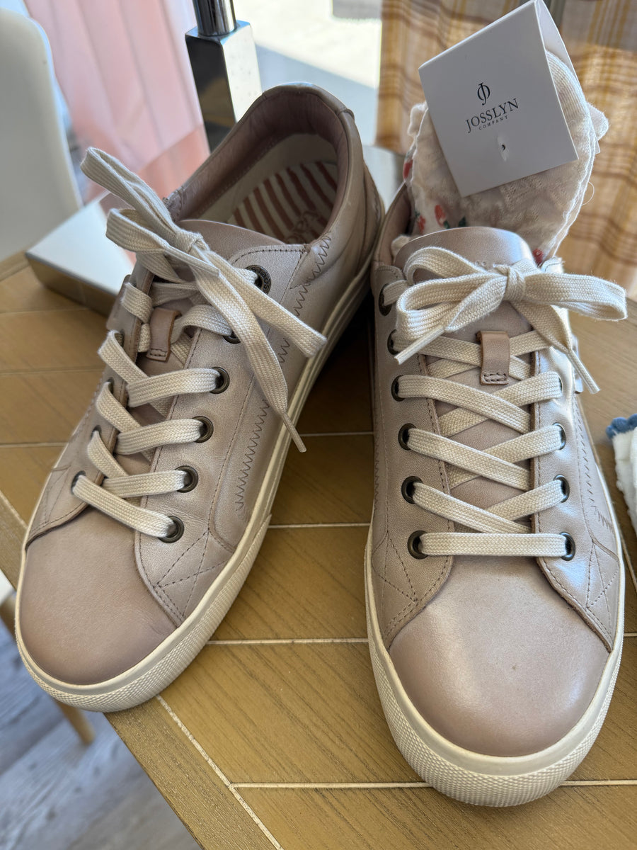 Taupe Consign Taos Sneakers, 9.5