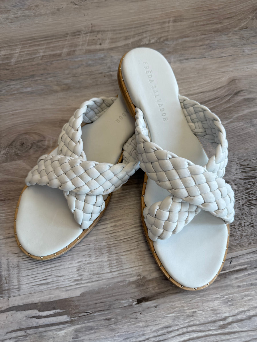 White Consign Freda Salvador Sandals, 9